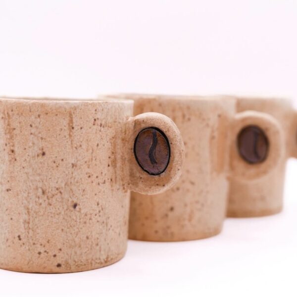 7E0422AE BA63 4046 A9E8 510C5E6768B5