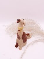 Figurka mniejszy charcik w łatki - obrazek 3