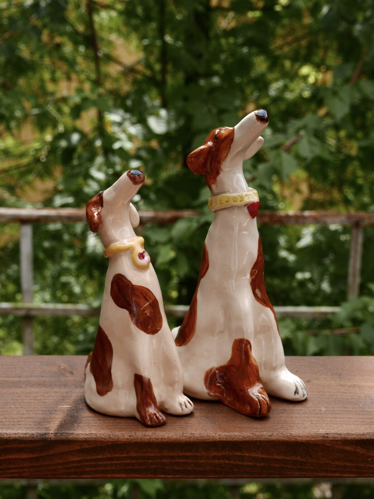 Figurka mniejszy charcik w łatki - obrazek 2